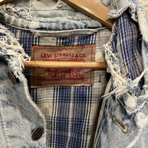 Levis Trucker Jacket Mens Size M Light Wash Distressed Denim Blanket Lined Vtg - Picture 10 of 16